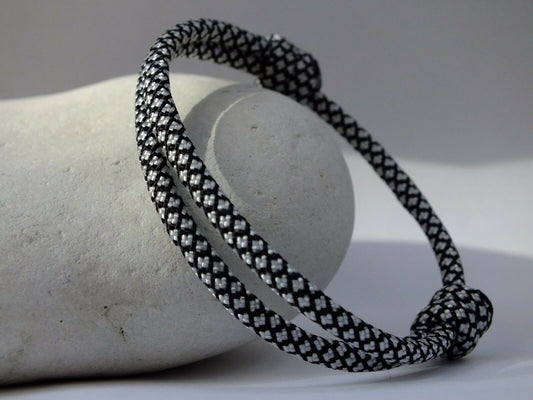 Unisex Adjustable 550 Paracord Bracelet - (#015) Silver Diamonds