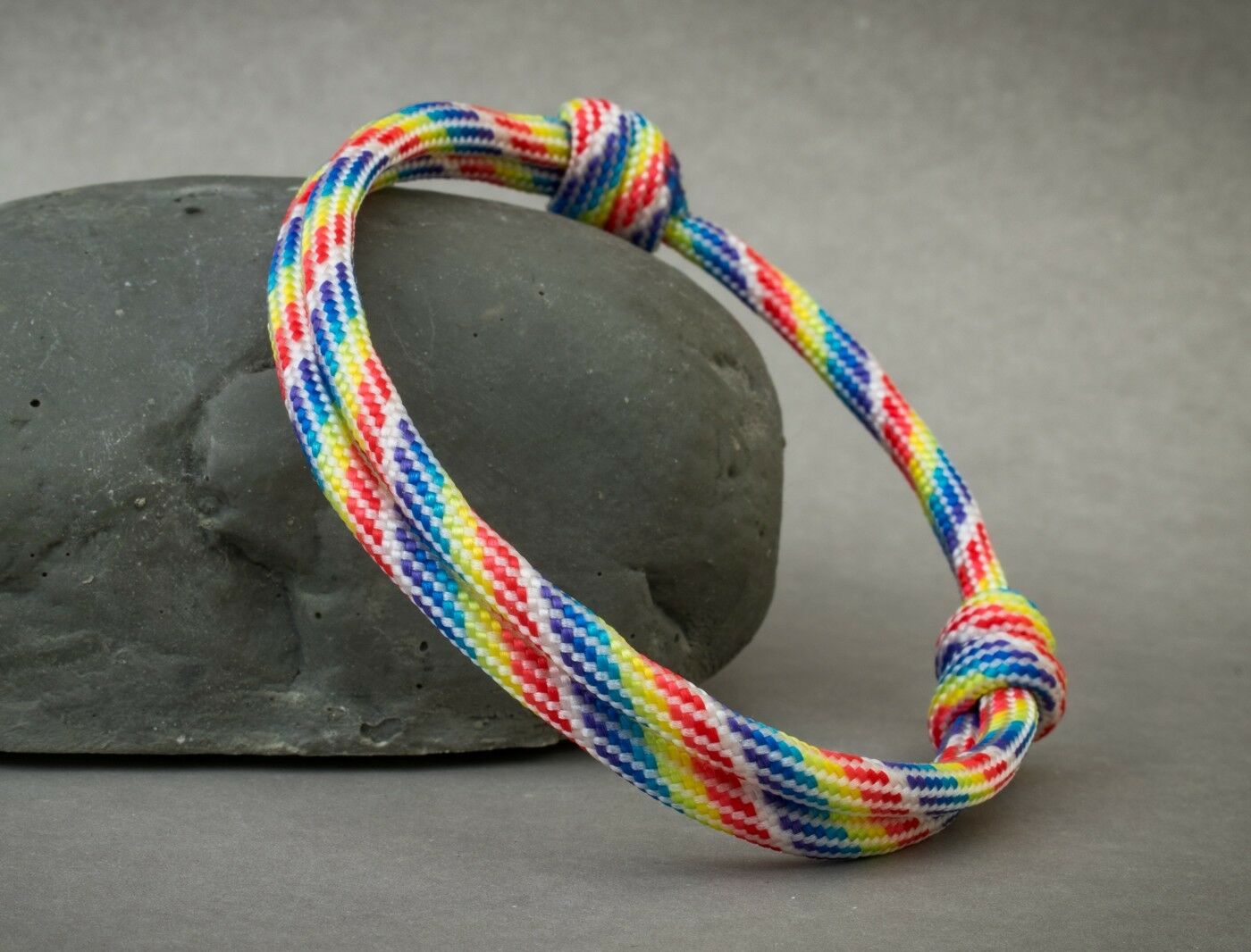 Unisex Adjustable 550 Paracord Bracelet - (#021) Rainbow / LGBT Pride