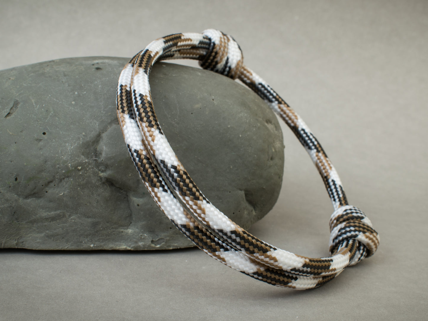 Unisex Adjustable 550 Paracord Bracelet - (#033) Kitten