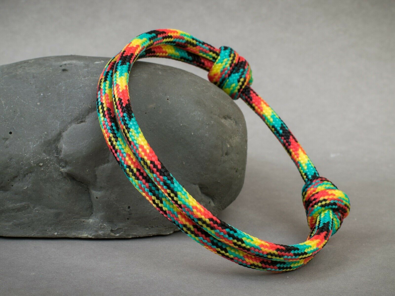 Unisex Adjustable 550 Paracord Bracelet - (#036) Jamaican / Rasta